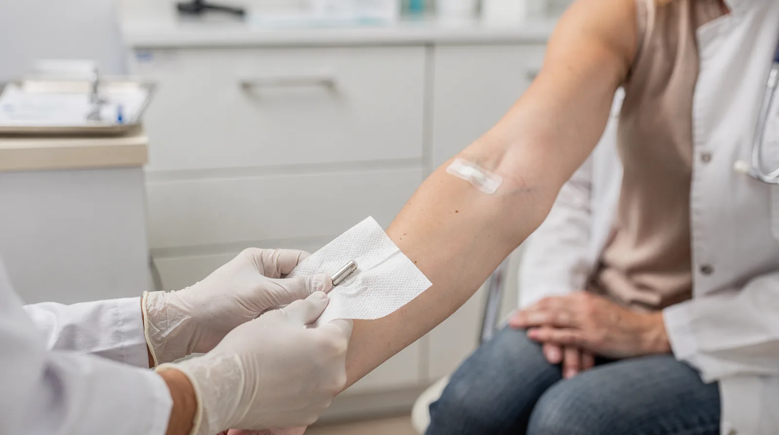 The DeBinge implant offers sustained release for Based on DeBinge’s clinical experience in The Bahamas since 2018, the implant typically provides its strongest craving and relapse-prevention support on average 9 months, while clinically meaningful opioid-receptor blockade may persist for longer, in some patients up to about 15 months. This longer blockade may continue to reduce opioid effects and overdose risk., blocking cravings continuously